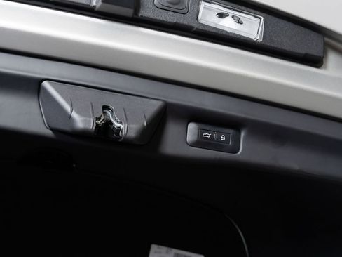 Used 2024 Ferrari Purosangue AWD/4WD image 17