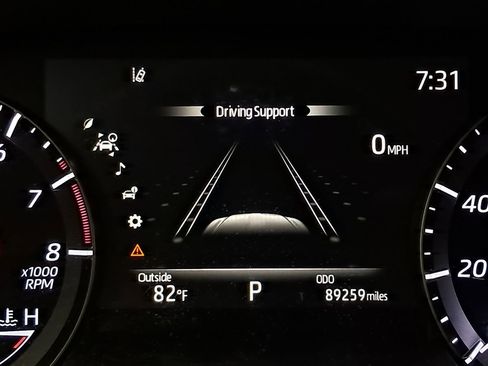 Used 2021 Toyota Highlander XLE image 16