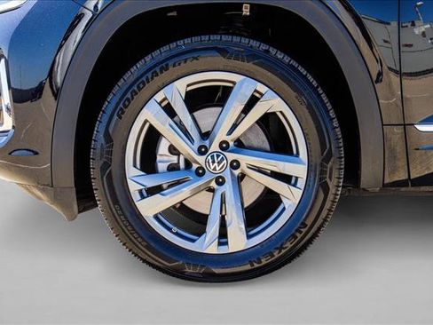 Used 2024 Volkswagen Atlas Cross Sport SEL R-Line AWD/4WD image 9