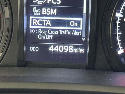 Certified 2024 Toyota 4Runner SR5 AWD/4WD image 30