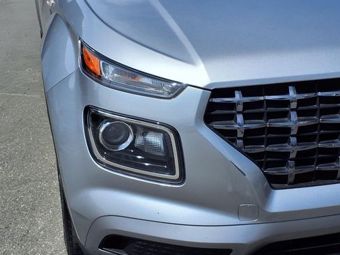 Used 2025 Hyundai Venue SEL FWD image 26