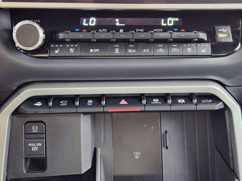 Used 2025 Toyota Tundra Platinum image 14