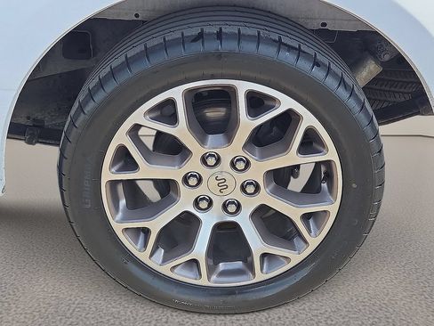 Used 2018 Ford F150 XLT w/ Equipment Group 301A Mid RWD image 8