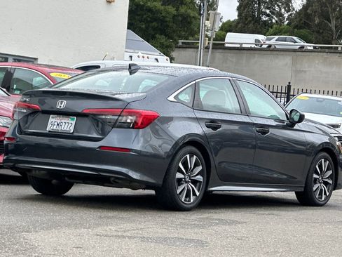 Used 2023 Honda Civic EX image 4