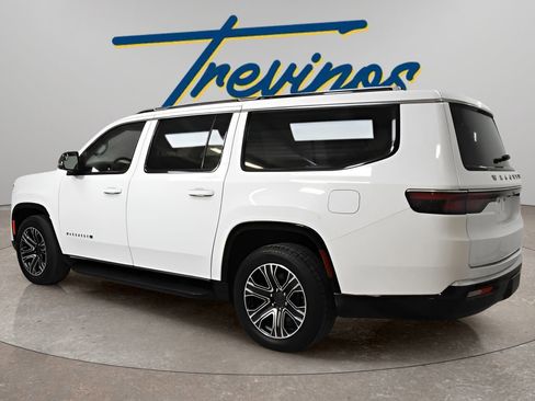 Used 2023 Jeep Wagoneer L Series II image 9