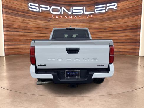 Used 2025 Toyota Tacoma TRD Off-Road image 6