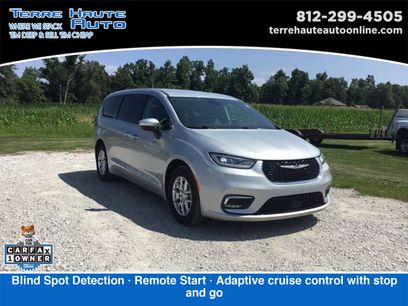 Used 2023 Chrysler Pacifica Touring-L
