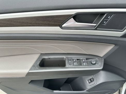 Used 2023 Volkswagen Atlas SE image 15