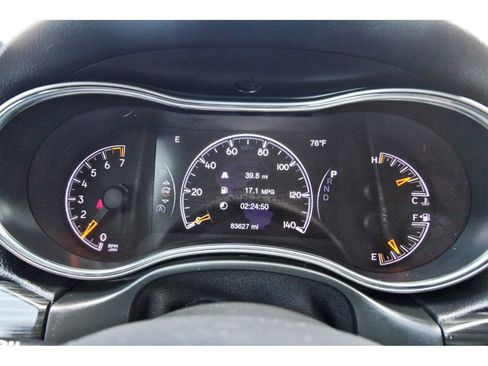 Used 2021 Jeep Grand Cherokee Laredo X image 17