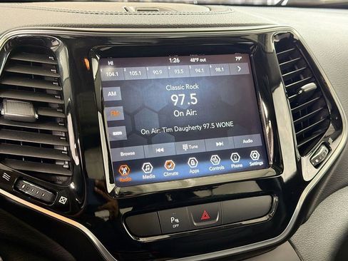Used 2020 Jeep Cherokee Limited AWD/4WD image 16