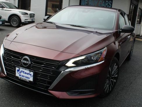 Used 2025 Nissan Altima 2.5 SV image 3