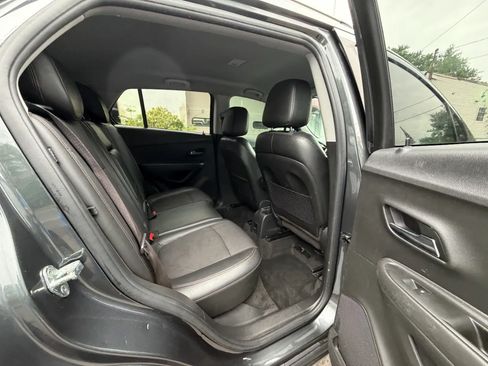 Used 2018 Chevrolet Trax LT w/ LT Convenience Package AWD/4WD image 26