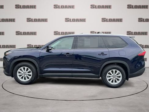 Used 2024 Toyota Grand Highlander AWD image 2