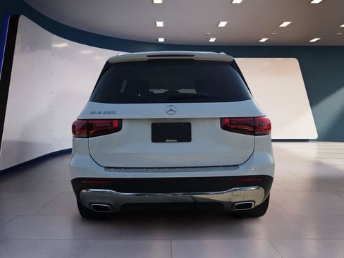 Used 2022 Mercedes-Benz GLB 250 image 4