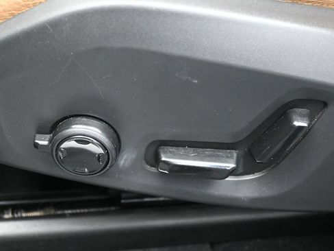 Used 2019 Volvo XC60 T6 Inscription w/ Protection Package Premier AWD/4WD image 9