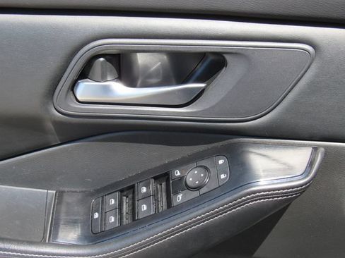 Used 2024 Nissan Rogue SV AWD/4WD image 22