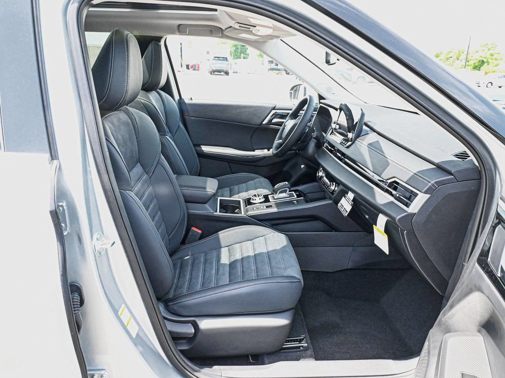 Used 2024 Mitsubishi Outlander SE AWD/4WD image 41