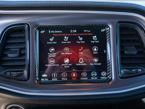 Used 2020 Dodge Challenger SXT w/ Plus Package image 17