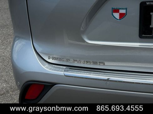 Used 2021 Toyota Highlander Platinum FWD image 10