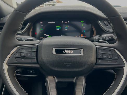 New 2024 Jeep Grand Cherokee Limited 4xe w/ Luxury Tech Group II image 22