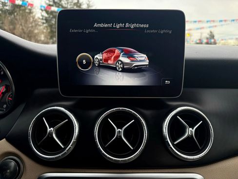 Used 2019 Mercedes-Benz CLA 250 4MATIC image 29