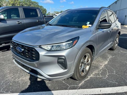 Used 2024 Ford Escape ST-Line w/ Tech Pack #1 FWD image 2