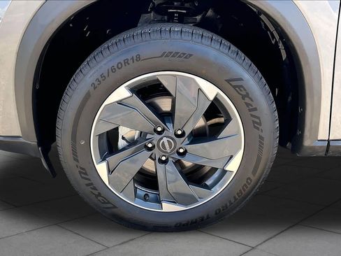 Used 2025 Nissan Rogue SV FWD image 10
