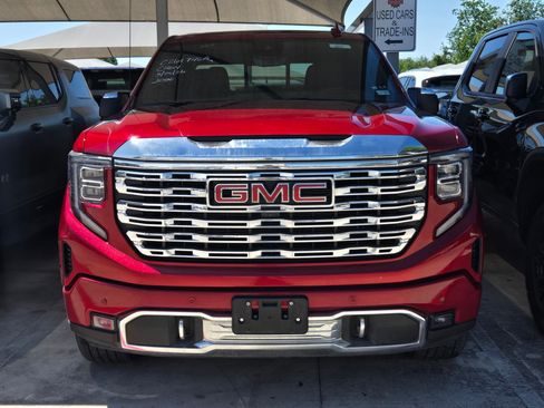 Used 2024 GMC Sierra 1500 Denali AWD/4WD image 2