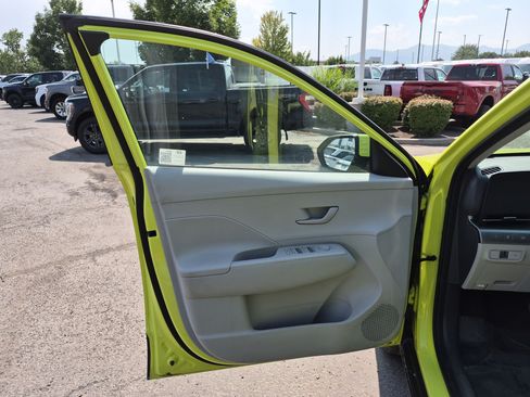 Used 2024 Hyundai Kona SEL AWD/4WD image 14