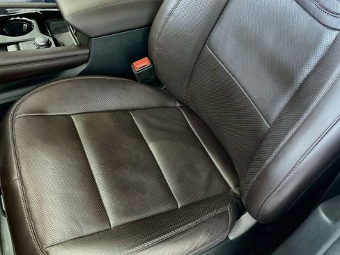 Used 2025 Ford Explorer Platinum w/ Ultimate Package AWD/4WD image 20
