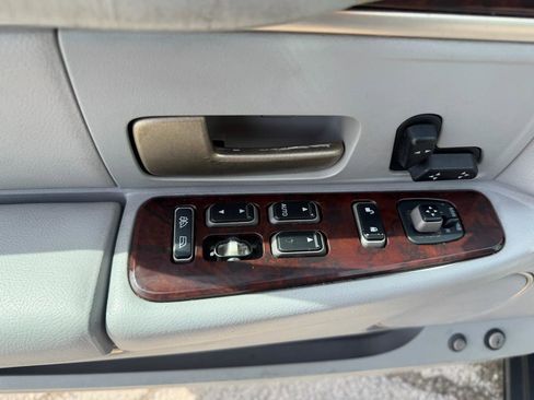 Used 2007 Lincoln Town Car Signature RWD image 14
