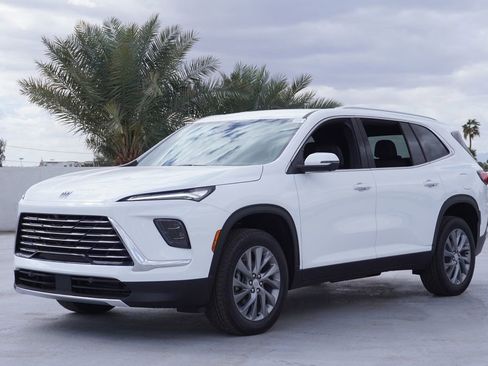 New 2025 Buick Enclave Preferred w/ Power Package image 4