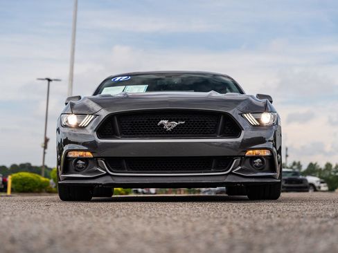 Used 2017 Ford Mustang GT w/ GT Performance Package RWD image 3