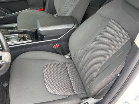 Used 2025 Kia Sportage LX FWD image 28