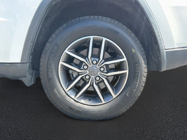 Used 2020 Jeep Grand Cherokee Limited AWD/4WD image 32