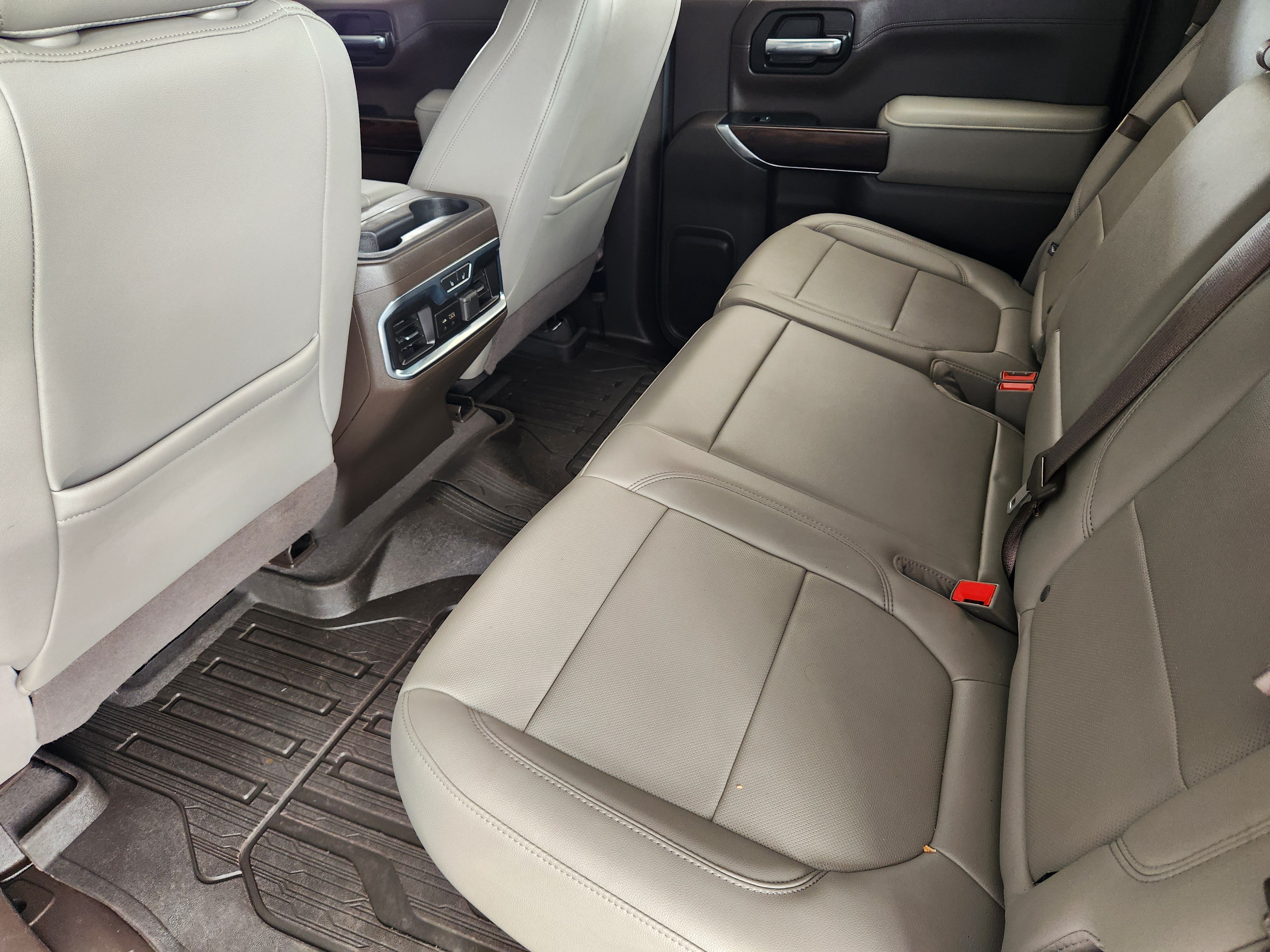 Used 2020 GMC Sierra 1500 SLT RWD image 30
