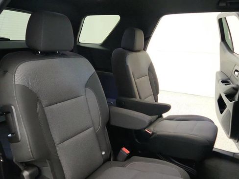 Used 2023 Chevrolet Traverse LT FWD image 32