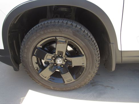 Used 2025 Honda Ridgeline Black Edition image 5