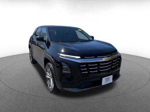 Used 2025 Chevrolet Equinox LT image 3