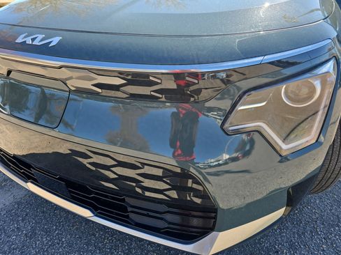 New 2025 Kia Niro Wind image 32