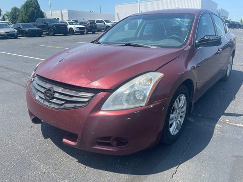 Used 2011 Nissan Altima 2.5 S w/ Convenience Pkg FWD image 3
