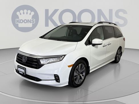 Used 2022 Honda Odyssey Touring image 1