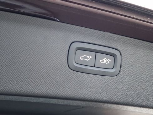 New 2025 Volvo XC90 B6 Core w/ Climate Package image 39