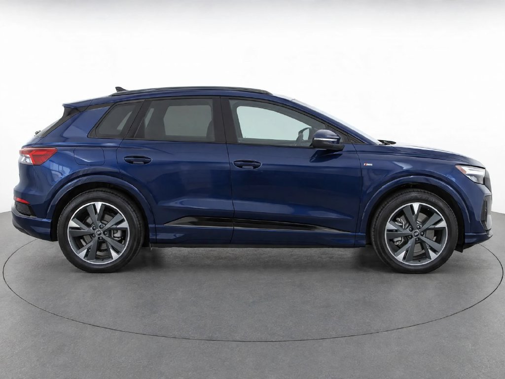 Used 2023 Audi Q4 e-tron Premium Plus AWD/4WD image 4