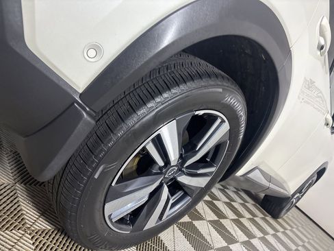 Used 2023 Nissan Rogue SL w/ SL Premium Package image 37