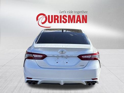 Used 2019 Toyota Camry XSE image 3
