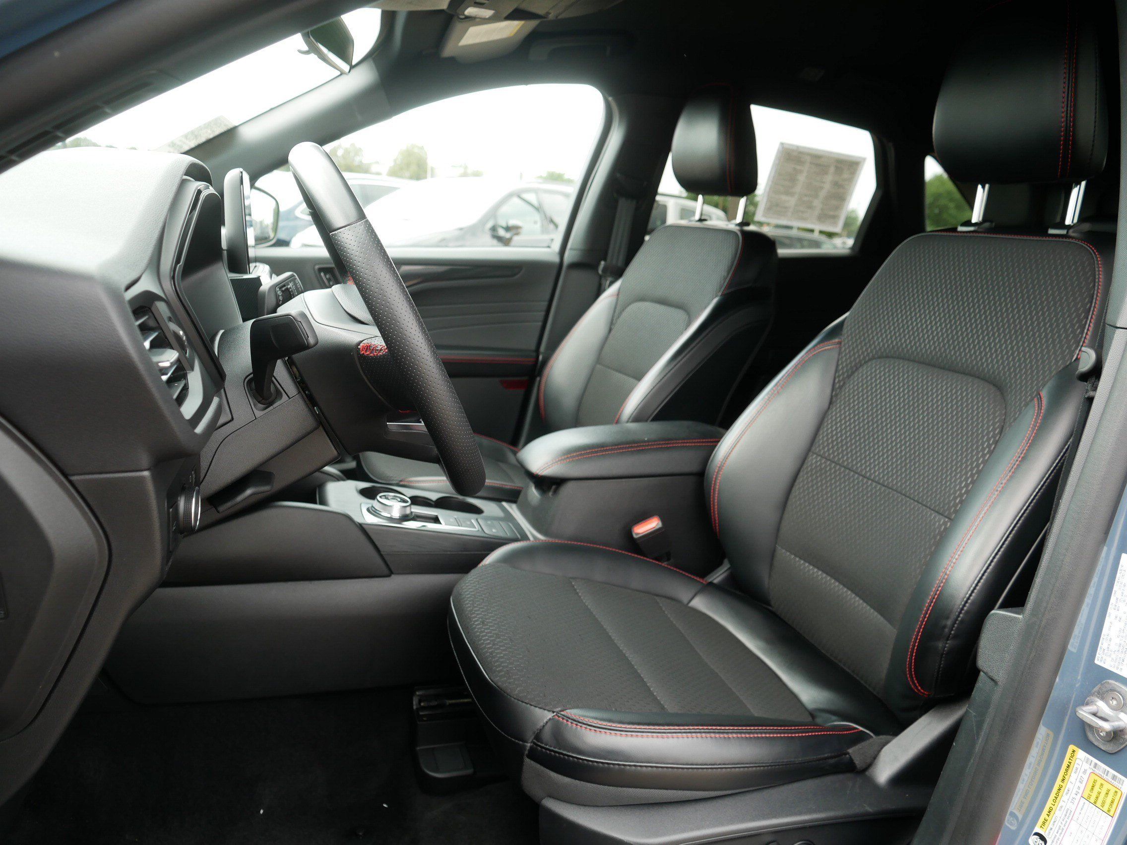 Used 2025 Ford Escape ST-Line Select AWD/4WD image 33