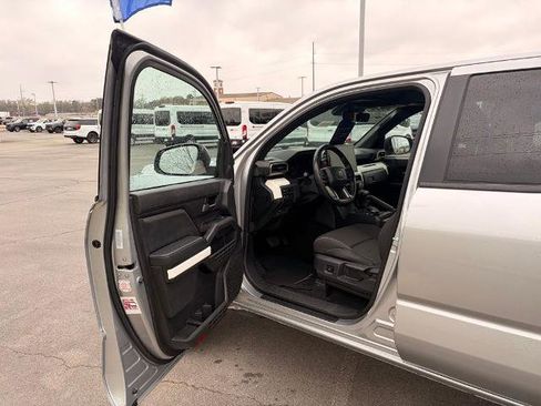 Used 2024 Toyota Tacoma TRD Off-Road AWD/4WD image 10