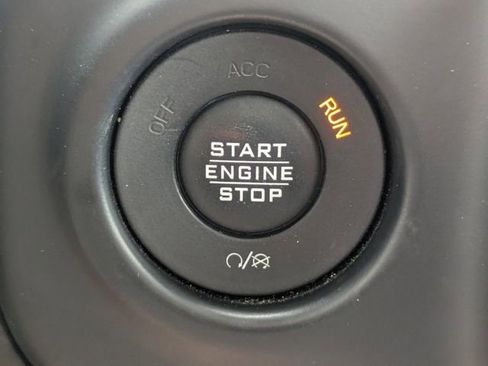 Used 2020 Jeep Gladiator Overland AWD/4WD image 35