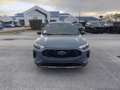Used 2025 Ford Escape ST-Line w/ Equipment Group 301A image 2